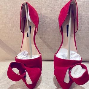 NIB Beautiful Nine West Red Suede Flats with bow